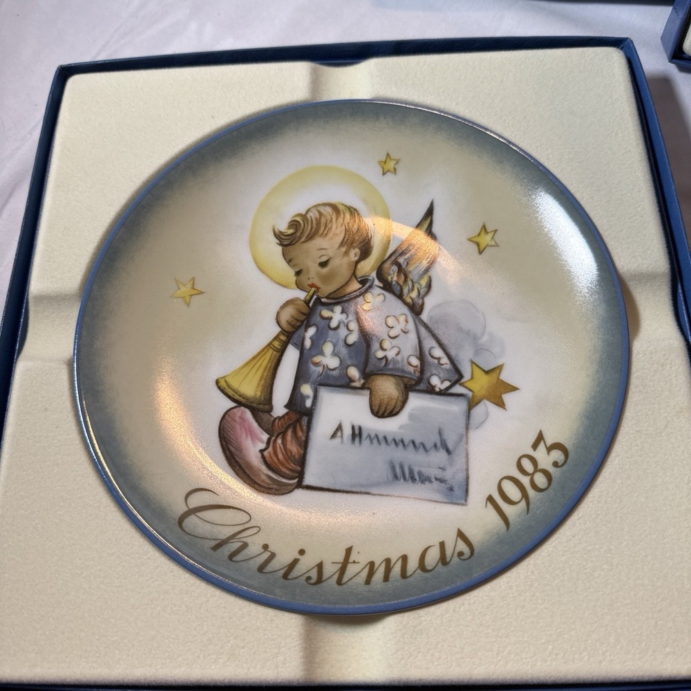 Schmid 1983 Christmas Plate Angelic Messenger Berta Hummel Limited Edition 13th